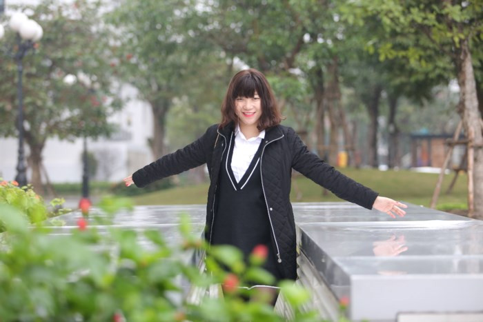 Huyền Trang trở lại xinh đẹp và lạc quan sau những ngày sống chung với bạo bệnh. Nụ cười vẫn luôn tươi rói trên môi hoa khôi của làng đá cầu như chưa hề phải trải qua những giây phút khó khăn của số phận. Trong những giờ phút nằm trên giường bệnh, "hoa khôi đá cầu" chỉ luôn ước mong sớm trở về với gia đình có những đứa con và được tiếp tục thi đấu. Huyền Trang trở lại xinh đẹp và lạc quan sau những ngày sống chung với bạo bệnh. Nụ cười vẫn luôn tươi rói trên môi hoa khôi của làng đá cầu như chưa hề phải trải qua những giây phút khó khăn của số phận. Trong những giờ phút nằm trên giường bệnh,