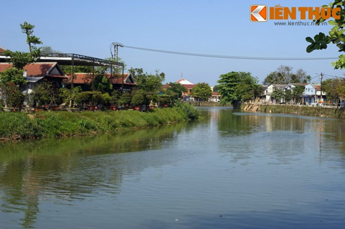 Nhờ những nỗ lực không ngừng nghỉ, đến nay, sông An Cựu đã trở nên trong xanh và trở thành một điểm du ngoạn bằng thuyền nhiều tiềm năng của Cố đô Huế.