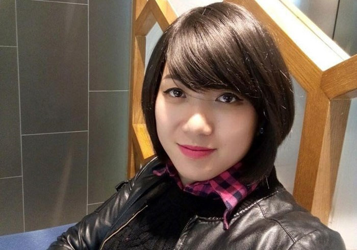 Cuối năm 2013, Huyền Trang ở tuổi 29 đầy sung mãn và luôn nở nụ cười bất ngờ nhận hung tin mắc căn bệnh ung thư vú, căn bệnh lúc đó được các bác sĩ chẩn đoán đã di căn sang xương khiến cả hai chân đều bị liệt. Cuối năm 2013, Huyền Trang ở tuổi 29 đầy sung mãn và luôn nở nụ cười bất ngờ nhận hung tin mắc căn bệnh ung thư vú, căn bệnh lúc đó được các bác sĩ chẩn đoán đã di căn sang xương khiến cả hai chân đều bị liệt.