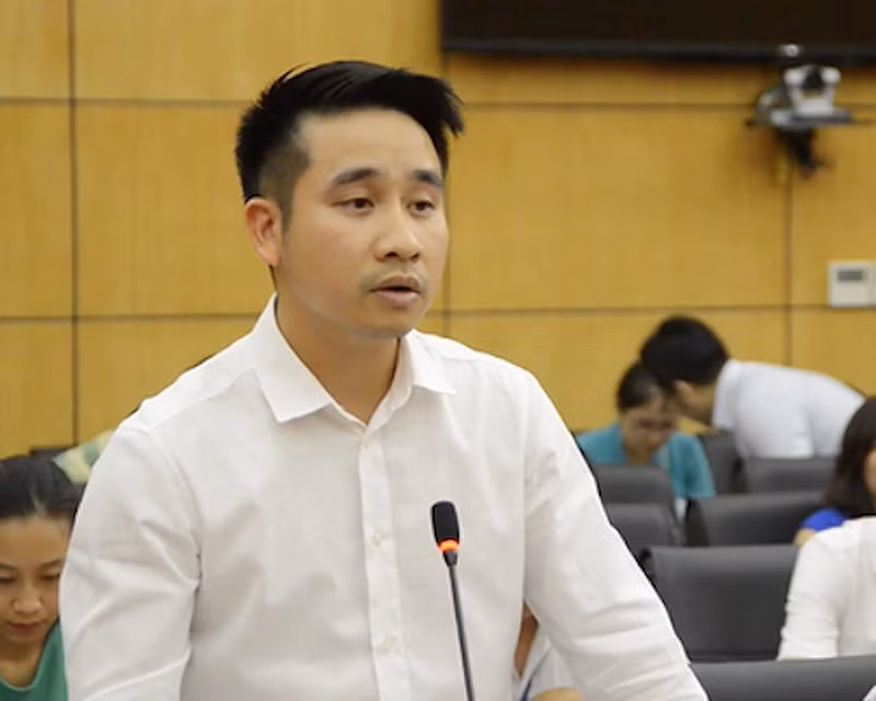 Ông Sơn làm phó chánh Văn phòng BCĐ 389 Quốc gia khi 34 tuổi. Ông Sơn từng làm thư ký cựu Bộ trưởng Bộ Công Thương Vũ Huy Hoàng, sau đó về làm phó cục trưởng Cục Quản lý thị trường.