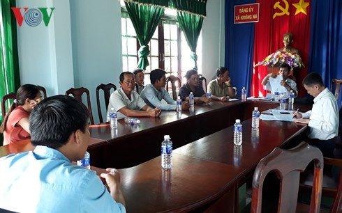 Người dân buôn Drêch và buôn Yang Lành khiếu nại lên UBND xã về việc doanh nghiệp bỏ mía, không thu mua.