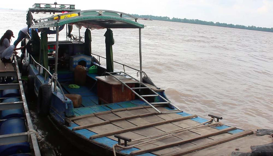 Chiếc đò của chị Khanh Chiếc đò của chị Khanh