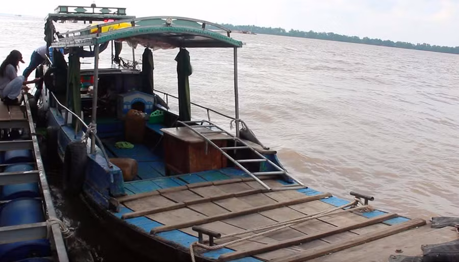  Chiếc đò của chị Khanh