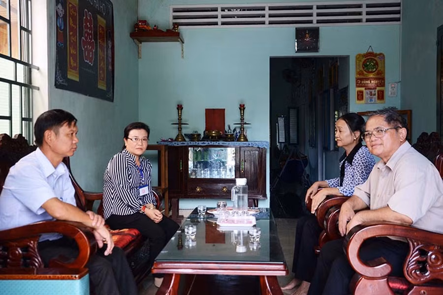  Ủy ban nhân dân thị xã An Khê thường xuyên thăm hỏi, chăm sóc người có công với cách mạng. Ảnh: N.T