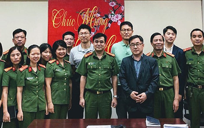 Cán bộ chiến sĩ Trung tâm giám định sinh học pháp lý hợp tác nâng cao năng lực khoa học hình sự với các chuyên gia nước ngoài.