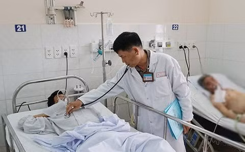 Một "nạn nhân" của World Cup đang được cấp cứu tại bệnh viện Một