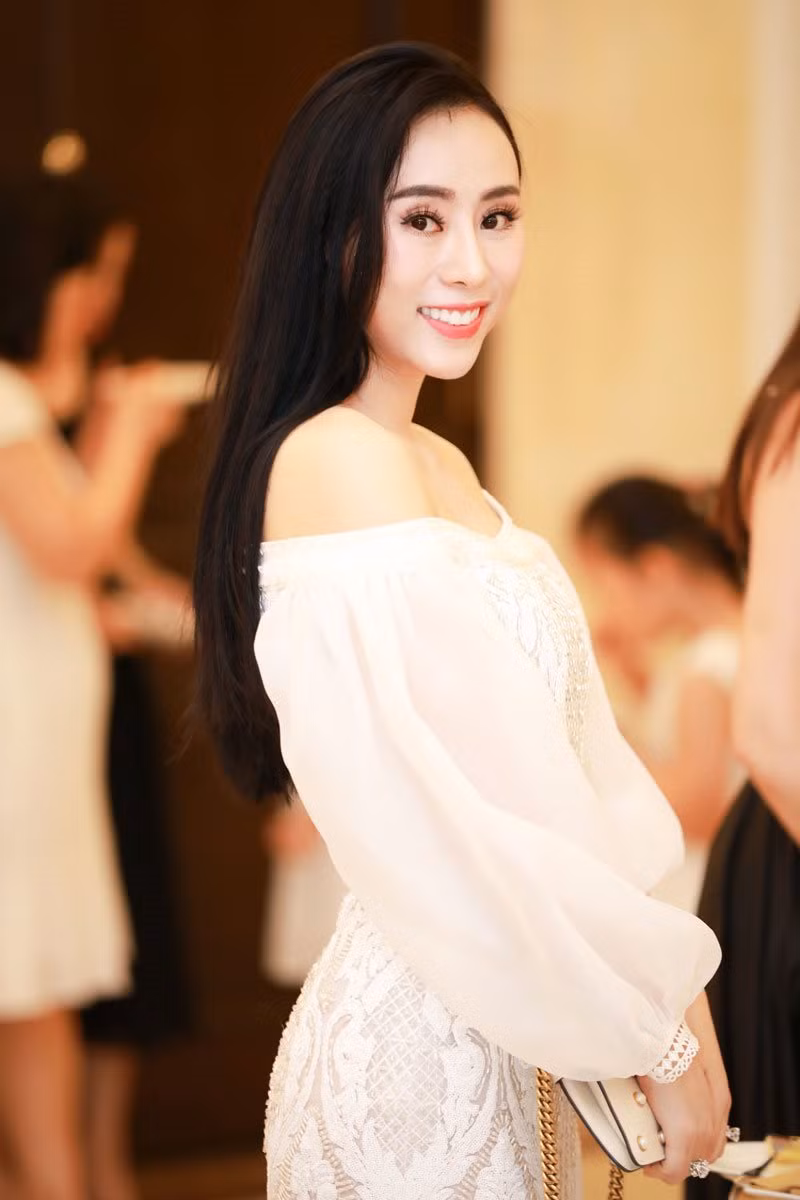 Á hậu Doanh nhân Thế giới người Việt- Ngô Thùy Linh.