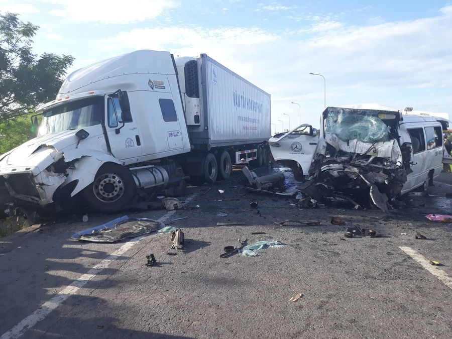  Hiện trường vụ tai nạn. Ảnh: Lê Bằng