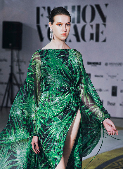 Nhà thiết kế đã sử dụng công nghệ in kỹ thuật số để tạo điểm nhấn cho bộ sưu tập lấy cảm hứng tồi chồi non vươn mình trong khô cằn.  Nhà thiết kế đã sử dụng công nghệ in kỹ thuật số để tạo điểm nhấn cho bộ sưu tập lấy cảm hứng tồi chồi non vươn mình trong khô cằn.