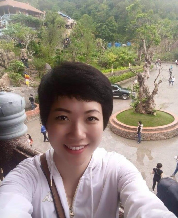 Cô cũng chịu khó đi du lịch để tận hưởng cuộc sống quý giá sau những ngày tháng trên giường bệnh.  Cô cũng chịu khó đi du lịch để tận hưởng cuộc sống quý giá sau những ngày tháng trên giường bệnh.