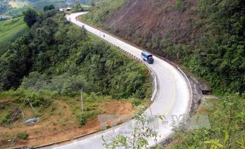 Đèo Lò Xo đoạn qua huyện Đăk Glei (Kon Tum).