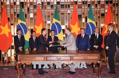 Phó Thủ tướng Vương Đình Huệ chứng kiến Lễ ký Hiệp định Vận chuyển hàng không giữa Chính phủ hai nước.