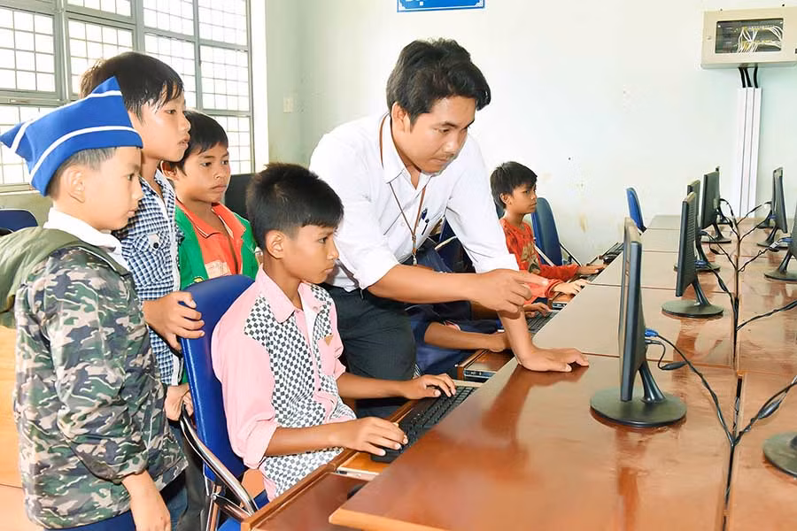  Tuyển sinh đầu cấp đúng quy chế sẽ giúp các trường tránh tình trạng quá tải, nâng cao chất lượng dạy và học. Ảnh: Đức Thụy