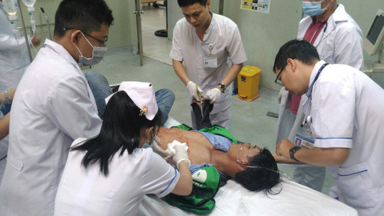  Nạn nhân được đưa vào cấp cứu
