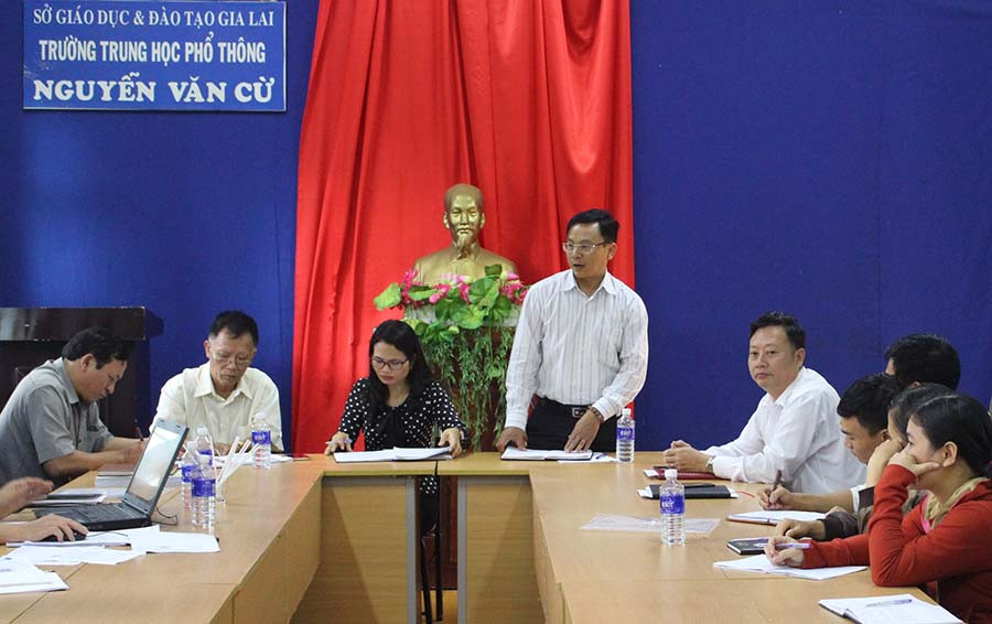  Sở Giáo dục và Đào tạo làm việc với Trường THCS Nay Der và Trường THPT Nguyễn Văn Cừ (huyện Chư Sê)-2 đơn vị sẽ sáp nhập trong năm học tới. Ảnh: N.G