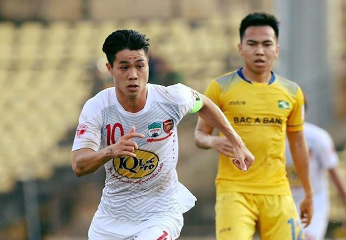  Công Phượng đã ghi bàn rút ngắn tỷ số cho HAGL trên sân Vinh. Ảnh: I.T