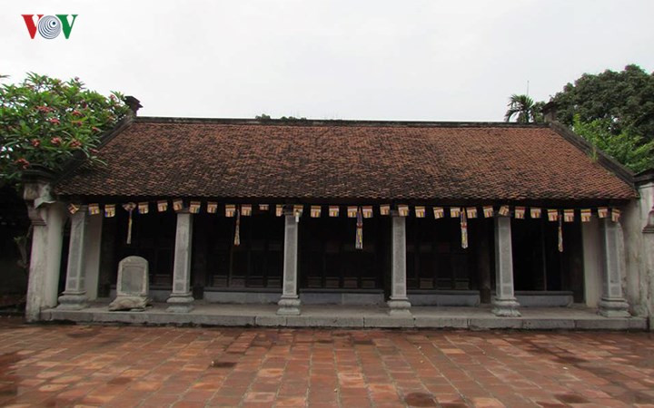 Chùa Bà Đanh, còn có tên là Bảo Sơn tự, là danh thắng nổi tiếng của tỉnh Hà Nam. Cũng như nhiều ngôi chùa khác ở Bắc Bộ, Chùa Bà Đanh thờ Phật. Chùa Bà Đanh, còn có tên là Bảo Sơn tự, là danh thắng nổi tiếng của tỉnh Hà Nam. Cũng như nhiều ngôi chùa khác ở Bắc Bộ, Chùa Bà Đanh thờ Phật.