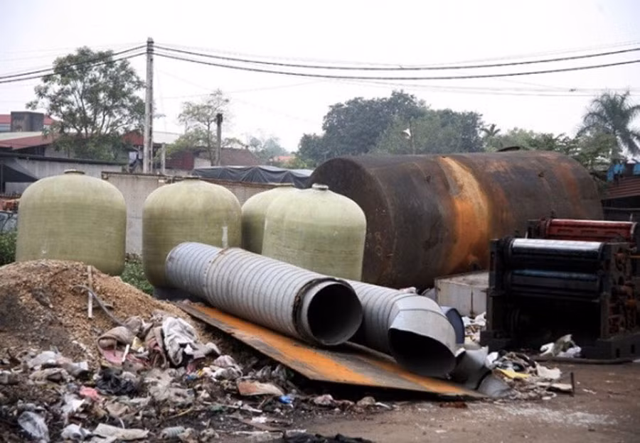 Có thể tìm thấy mọi thứ phế liệu ở làng Quan Độ