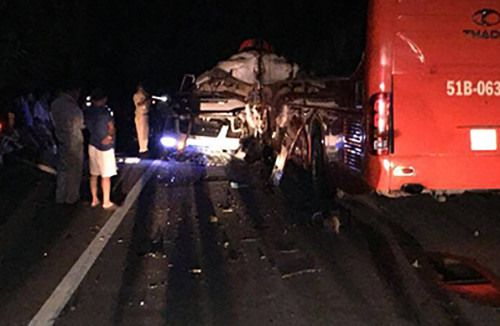 Tai nạn giữa hai ôtô làm nhiều người bị thương ở Khánh Hòa. Tai nạn giữa hai ôtô làm nhiều người bị thương ở Khánh Hòa.