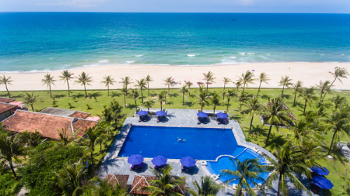 Ana Mandara Huế Beach Resort & Spa Khu nghỉ dưỡng tọa lạc trên bãi biển Thuận An và bên cạnh là phá Tam Giang xinh đẹp.
