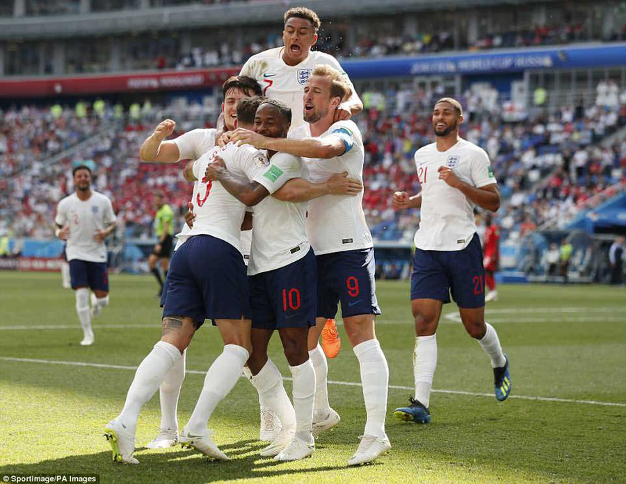 Sức trẻ đang giúp đội tuyển Anh thi đấu khởi sắc. Sức trẻ đang giúp đội tuyển Anh thi đấu khởi sắc.