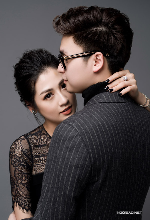 Bỏ qua những ồn ào, cặp đôi đang mong đợi đến ngày chính thức nên duyên vợ chồng. Họ sẽ tổ chức hôn lễ vào ngày 21/7 tại Long Biên (Hà Nội) với sự tham gia của đông đảo khách mời, trong đó có các người đẹp nổi tiếng như: Hoa hậu Mai Phương Thúy, Hoa hậu Ngọc Hân, Hoa hậu Thu Thảo, Hoa hậu Đỗ Mỹ Linh cùng các Á hậu Hoàng Anh, Thanh Tú... Bỏ qua những ồn ào, cặp đôi đang mong đợi đến ngày chính thức nên duyên vợ chồng. Họ sẽ tổ chức hôn lễ vào ngày 21/7 tại Long Biên (Hà Nội) với sự tham gia của đông đảo khách mời, trong đó có các người đẹp nổi tiếng như: Hoa hậu Mai Phương Thúy, Hoa hậu Ngọc Hân, Hoa hậu Thu Thảo, Hoa hậu Đỗ Mỹ Linh cùng các Á hậu Hoàng Anh, Thanh Tú...