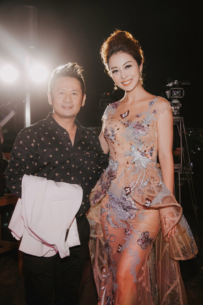 Ca sĩ Bằng Kiều sẽ cùng sang Vancouver, Canada với Jennifer Phạm vào đầu tháng 9 Ca sĩ Bằng Kiều sẽ cùng sang Vancouver, Canada với Jennifer Phạm vào đầu tháng 9