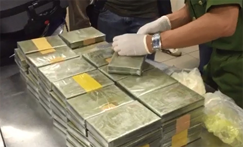 Heroin bị thu giữ lớn nhất từ trước đến nay tại HCM. Ảnh: Công an cung cấp.  Heroin bị thu giữ lớn nhất từ trước đến nay tại HCM. Ảnh: Công an cung cấp.
