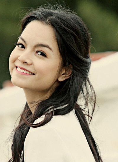 Sau khi nhóm H.A.T tan rã, cô vẫn gắn bó với công ty giải trí của Quang Huy. Ca sĩ có nhiều ca khúc được yêu mến như 