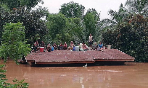 Nhiều nơi ở Lào vẫn đang bị cô lập. Ảnh: ABC Laos News Nhiều nơi ở Lào vẫn đang bị cô lập. Ảnh: ABC Laos News