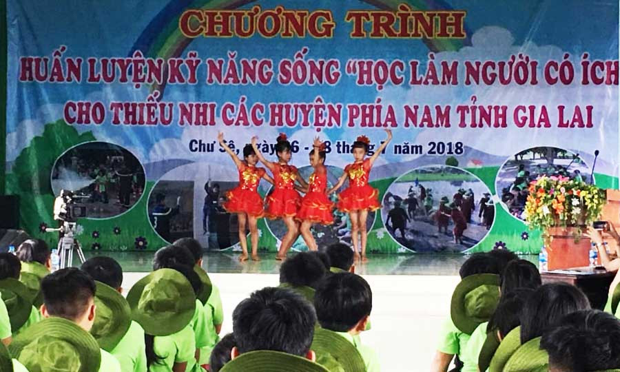 Có 80 thiếu nhi đăng ký tham gia khóa huấn luyện Học làm người có ích. Ảnh: Phan Lài  Có 80 thiếu nhi đăng ký tham gia khóa huấn luyện Học làm người có ích. Ảnh: Phan Lài