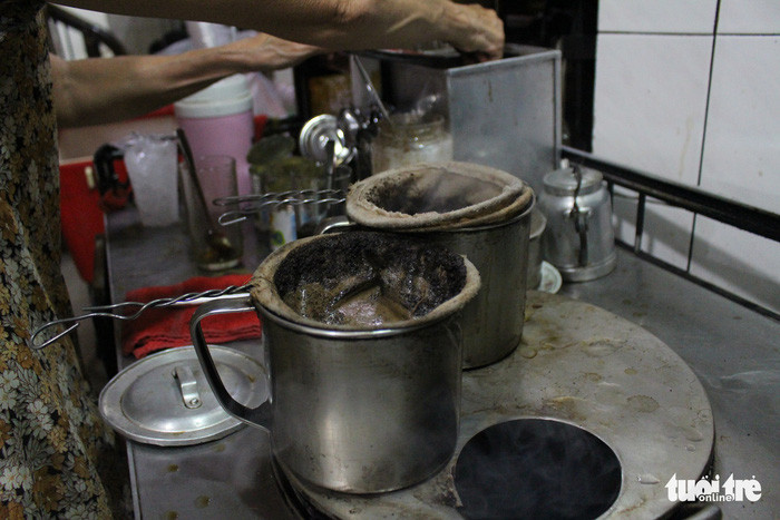 Vợt thiếc, một nét văn hóa Sài Gòn xưa được giới trẻ tìm về, thưởng thức và gìn giữ Vợt thiếc, một nét văn hóa Sài Gòn xưa được giới trẻ tìm về, thưởng thức và gìn giữ -