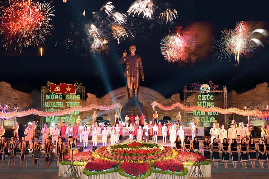 Quảng trường Đại Đoàn Kết được chọn làm nơi tổ chức nhiều lễ hội cấp tỉnh. Ảnh: Đ.T