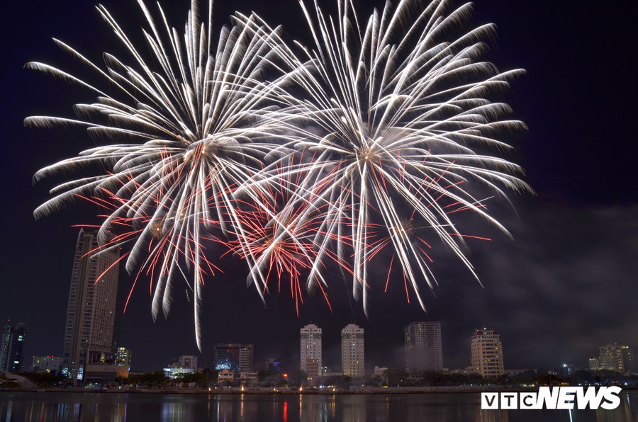  Màn trình diễn đầy tinh tế và lãng mạn đậm chất Italia đã 