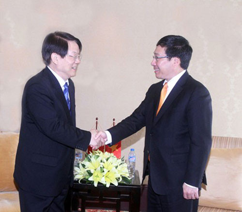 Phó Thủ tướng, Bộ trưởng Ngoại giao Phạm Bình Minh tiếp Bộ trưởng Văn hóa Trung Quốc Thái Vũ. Phó Thủ tướng, Bộ trưởng Ngoại giao Phạm Bình Minh tiếp Bộ trưởng Văn hóa Trung Quốc Thái Vũ. Theo VOV