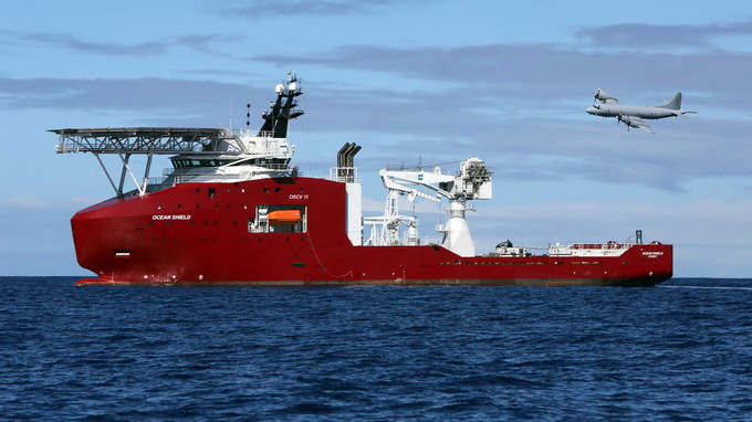 Tàu Ocean Shield truy tìm ở Nam Ấn Độ Dương.