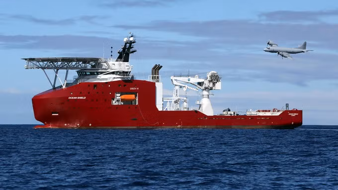 Tàu Ocean Shield truy tìm ở Nam Ấn Độ Dương.