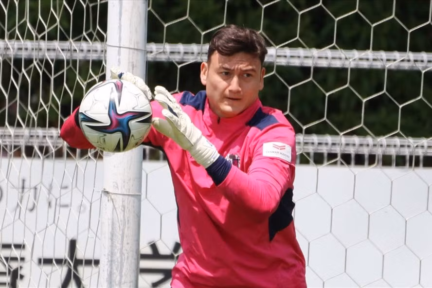 Đặng Văn Lâm vẫn chưa thể ra sân ở J.League, giải đấu cao nhất của Nhật Bản. Ảnh: Cerezo Osaka