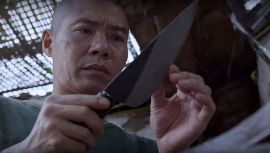 Hình ảnh diễn viên Công Lý trong phim bị ngang nhiên sử dụng để quảng cáo bán dao. ẢNH: TL