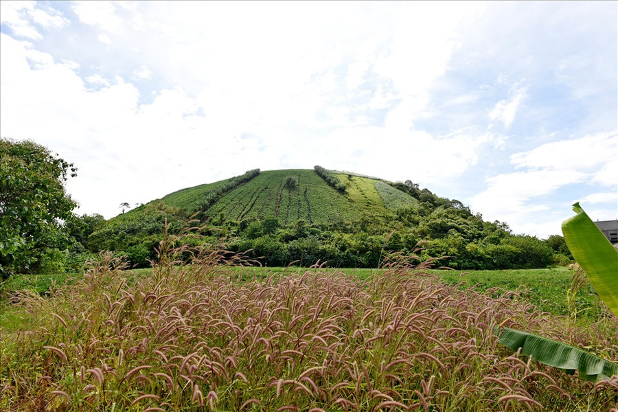 Núi lửa Nâm Kar, một trong những ngọn núi lửa đẹp nhất Krông Nô. Ảnh: Thái Hoàng