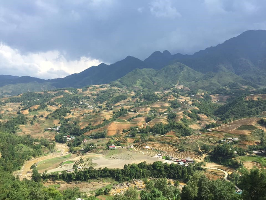 Khung cảnh hùng vĩ của những triền núi ở Sapa. Ảnh: Thào A Pế