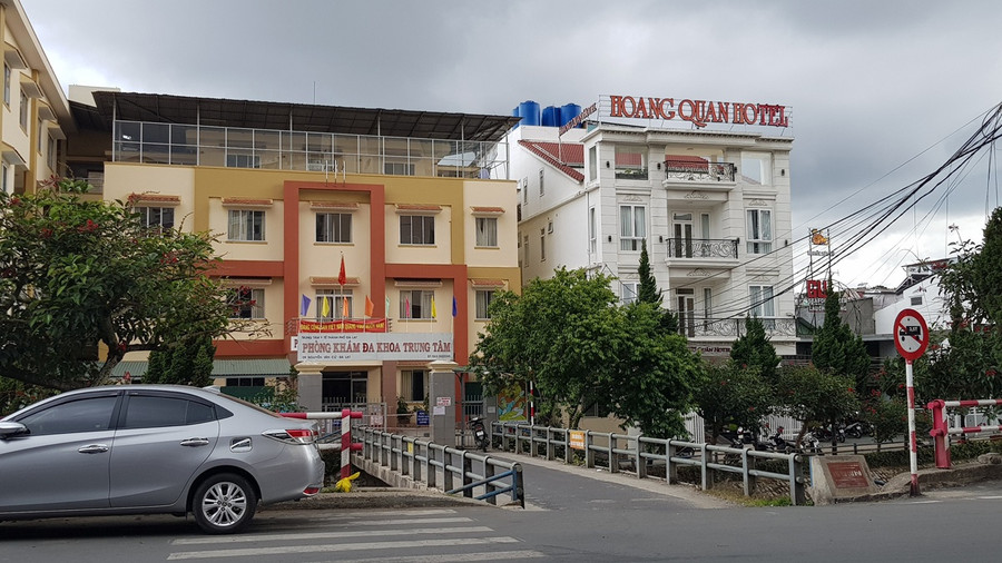 Khách sạn Hoàng Quân nơi BN 3141 lưu trú trong thời gian đến Đà Lạt tham quan du lịch từ ngày 2-5.5. ẢNH: GIA BÌNH