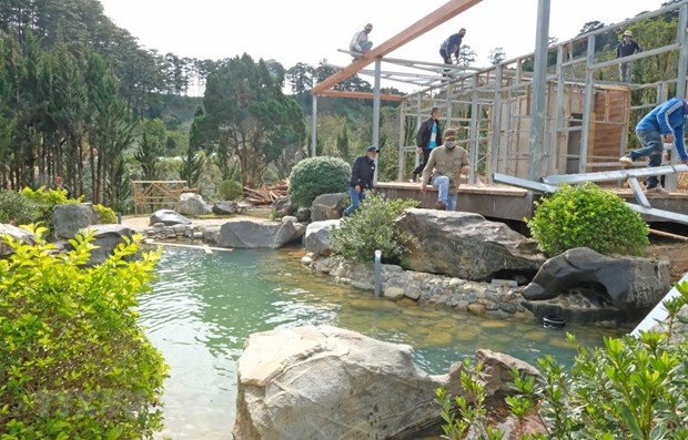 Một căn nhà kiểu biệt thự sân vườn bị lực lượng chức năng tháo dỡ ở Lâm Đồng. Ảnh minh họa. (Ảnh: Nguyễn Dũng/TTXVN)