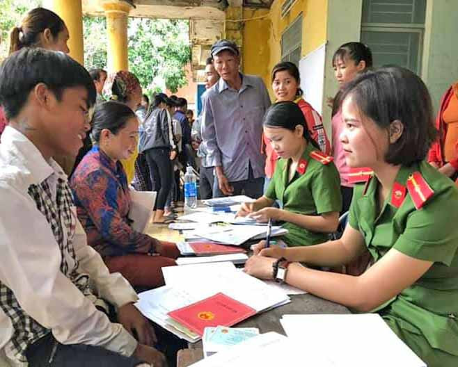 Sổ hộ khẩu, CMND vẫn được áp dụng đến 31.12.2022