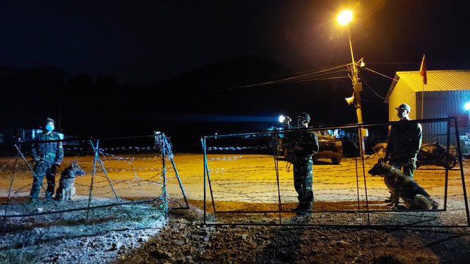 Từ hoạt động tuần tra, kiểm soát 2424 trên bộ và ngoài khơi, lực lượng biên phòng đã cùng người dân phát hiện nhiều trường hợp xuất, nhập cảnh trái phép.