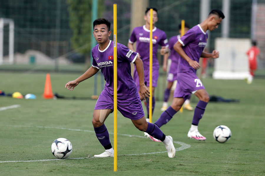 U.23 Việt Nam tập tích cực. Ảnh: MINH HOÀNG