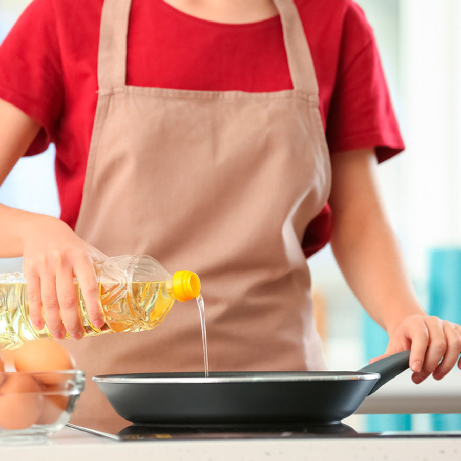 Chất béo chuyển hóa là một loại chất béo được hình thành bằng phương pháp hydro hóa dầu ăn. Ảnh: SHUTTERSTOCK