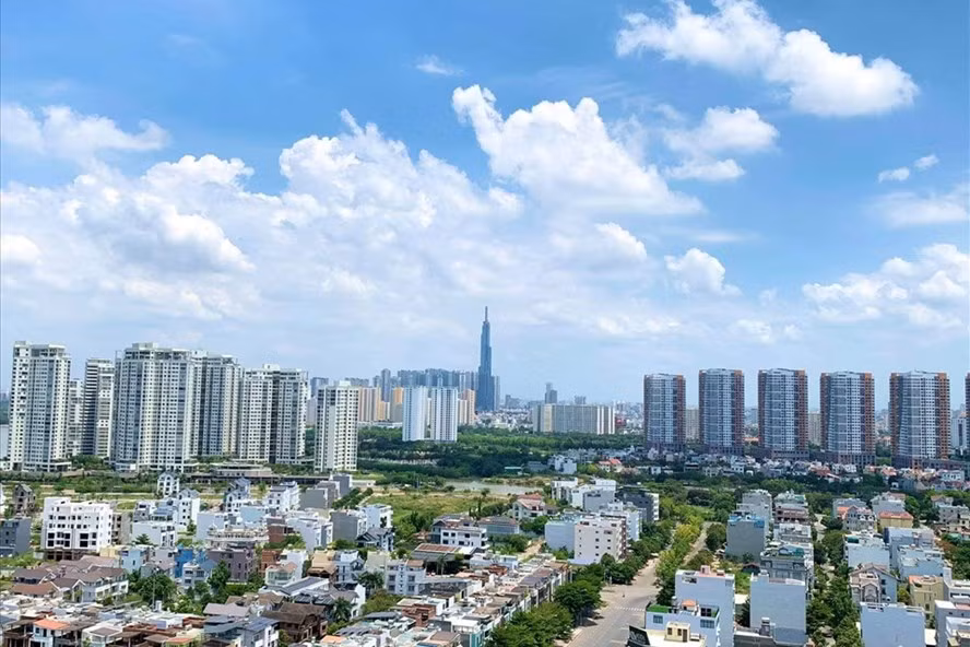 Giá nhà vẫn tăng mạnh dù dịch COVID-19 đang ảnh hưởng lớn đến thị trường bất động sản. Ảnh: Anh Quang