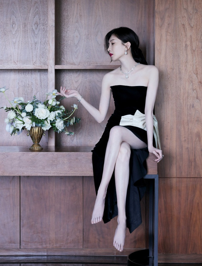 Sang năm 2021, Giang Sơ Ảnh vẫn chưa có hoạt động phim ảnh nào đáng chú ý. Gần đây, có tin đồn cô sẽ nhận dự án mới của đạo diễn Hàn Hàn, hợp tác với Bành Dục Sướng. ẢNH: WEIBO NV