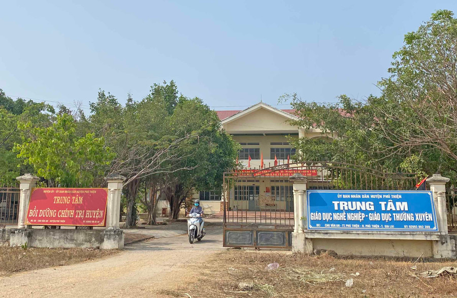 Ảnh 1 Trung tâm GDNN-GDTX huyện Phú Thiện đang tiến hành quy trình giải thể theo chủ trương của UBND huyện Phú Thiện